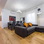 Paruta Rooms 22